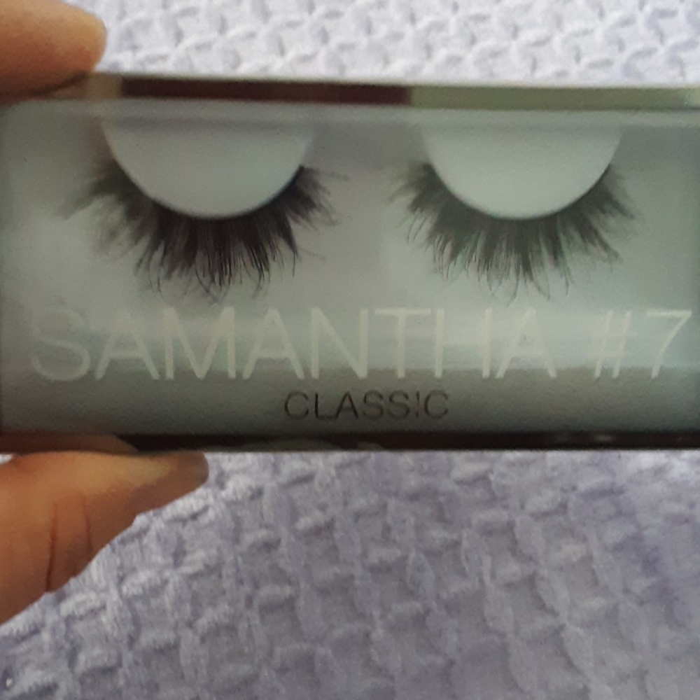 HUDA BEAUTY